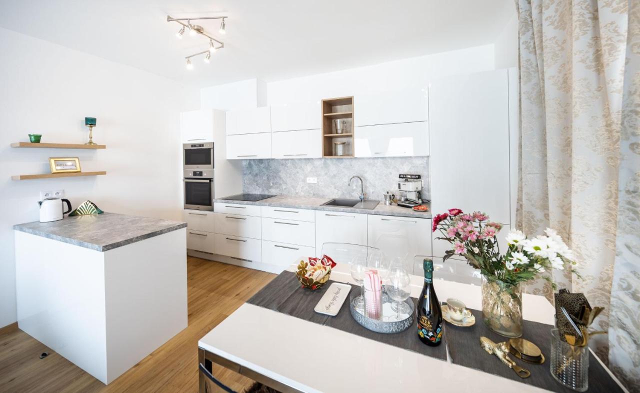 Silvie Apartments - Zlate Terasy Оломоуц Екстериор снимка