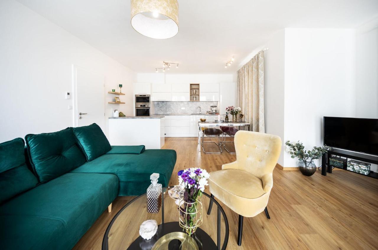 Silvie Apartments - Zlate Terasy Оломоуц Екстериор снимка