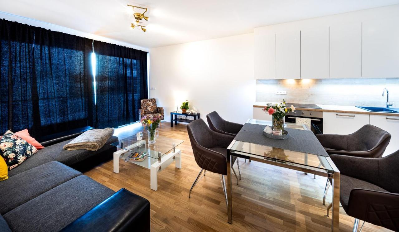 Silvie Apartments - Zlate Terasy Оломоуц Екстериор снимка